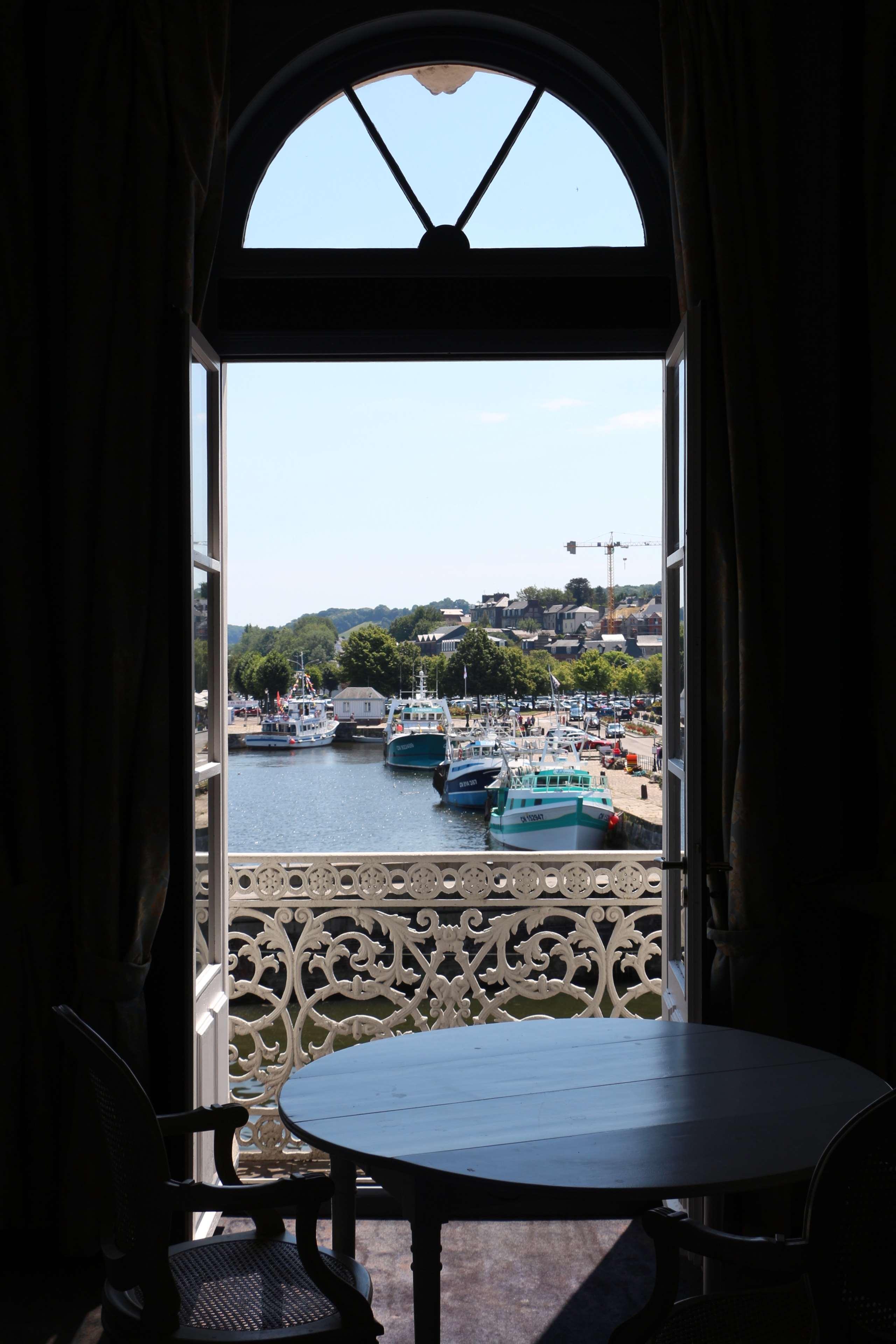 Best Western Le Cheval Blanc -Vue Sur Le Port-Plein Centre Ville Honfleur Bagian luar foto