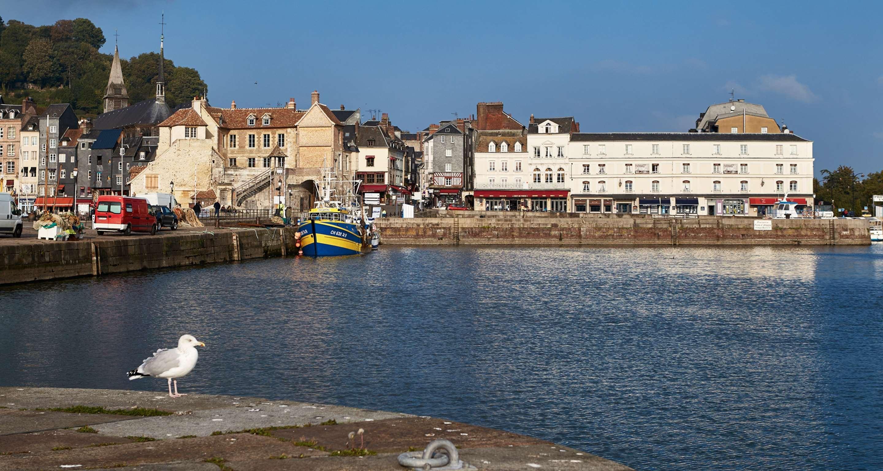 Best Western Le Cheval Blanc -Vue Sur Le Port-Plein Centre Ville Honfleur Bagian luar foto