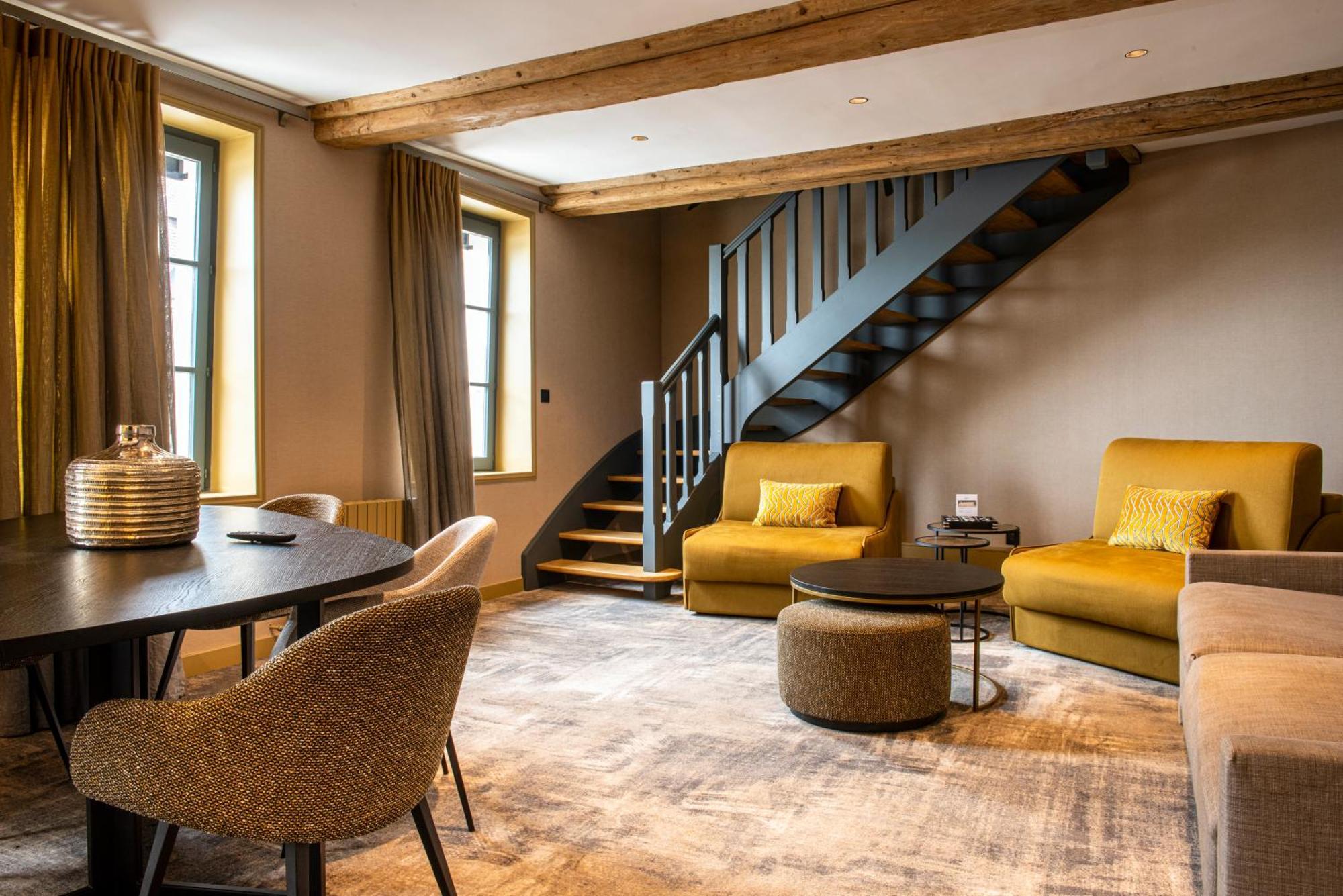 Best Western Le Cheval Blanc -Vue Sur Le Port-Plein Centre Ville Honfleur Bagian luar foto