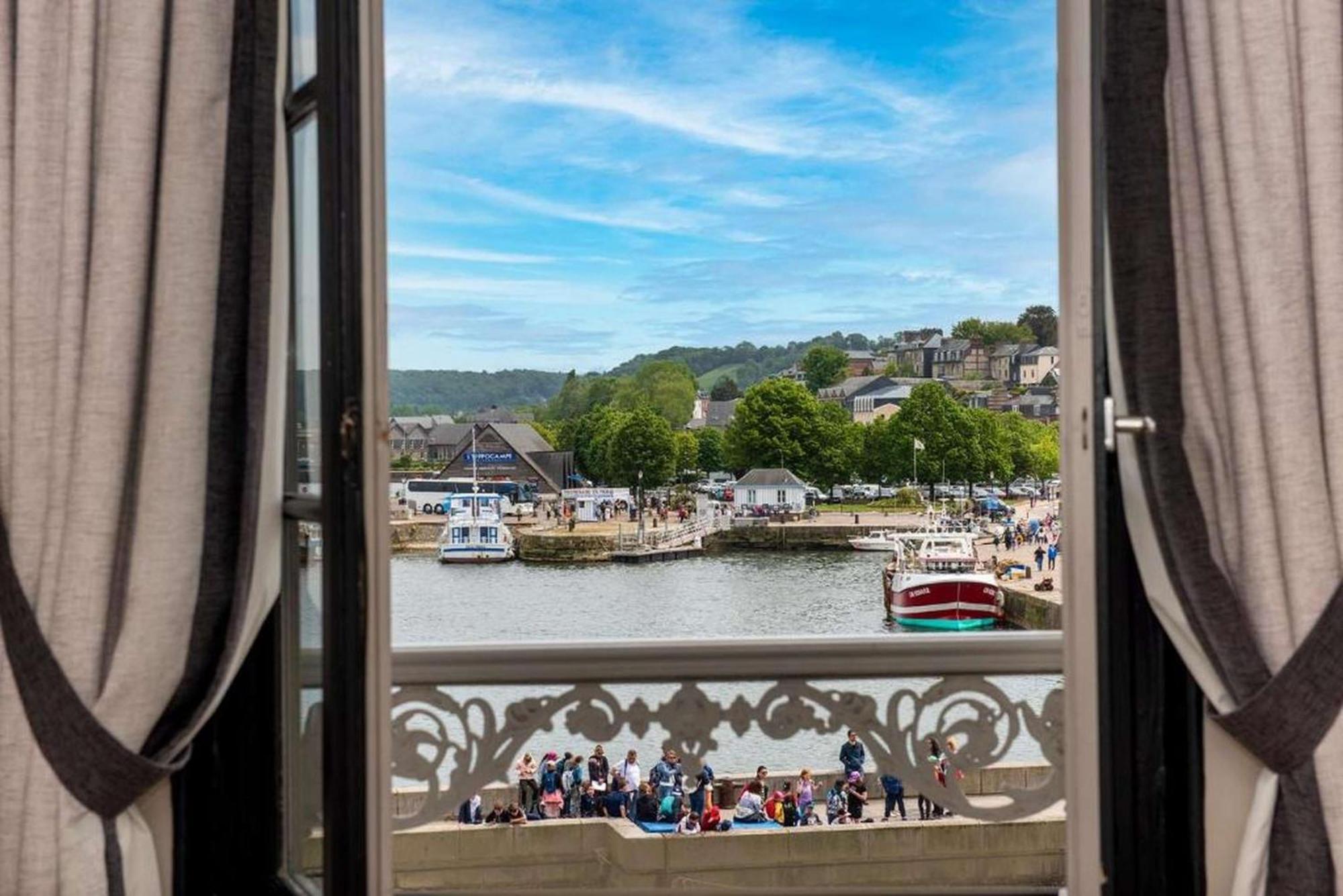Best Western Le Cheval Blanc -Vue Sur Le Port-Plein Centre Ville Honfleur Bagian luar foto